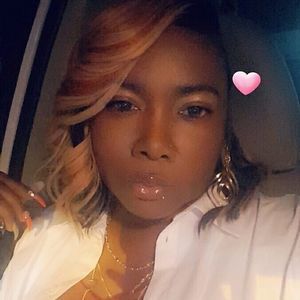 Meet your Posher, Yvette